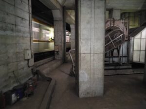 地下鉄内清掃工事